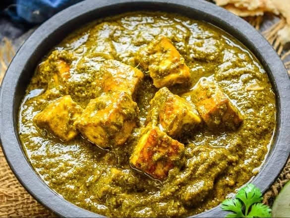Creamy Saag Paneer Tray.